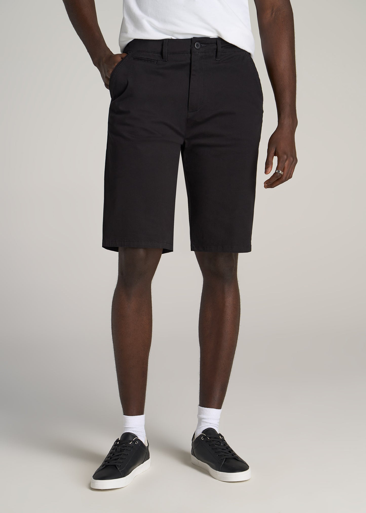       American-Tall-Men-Chino-Shorts-Black-front
