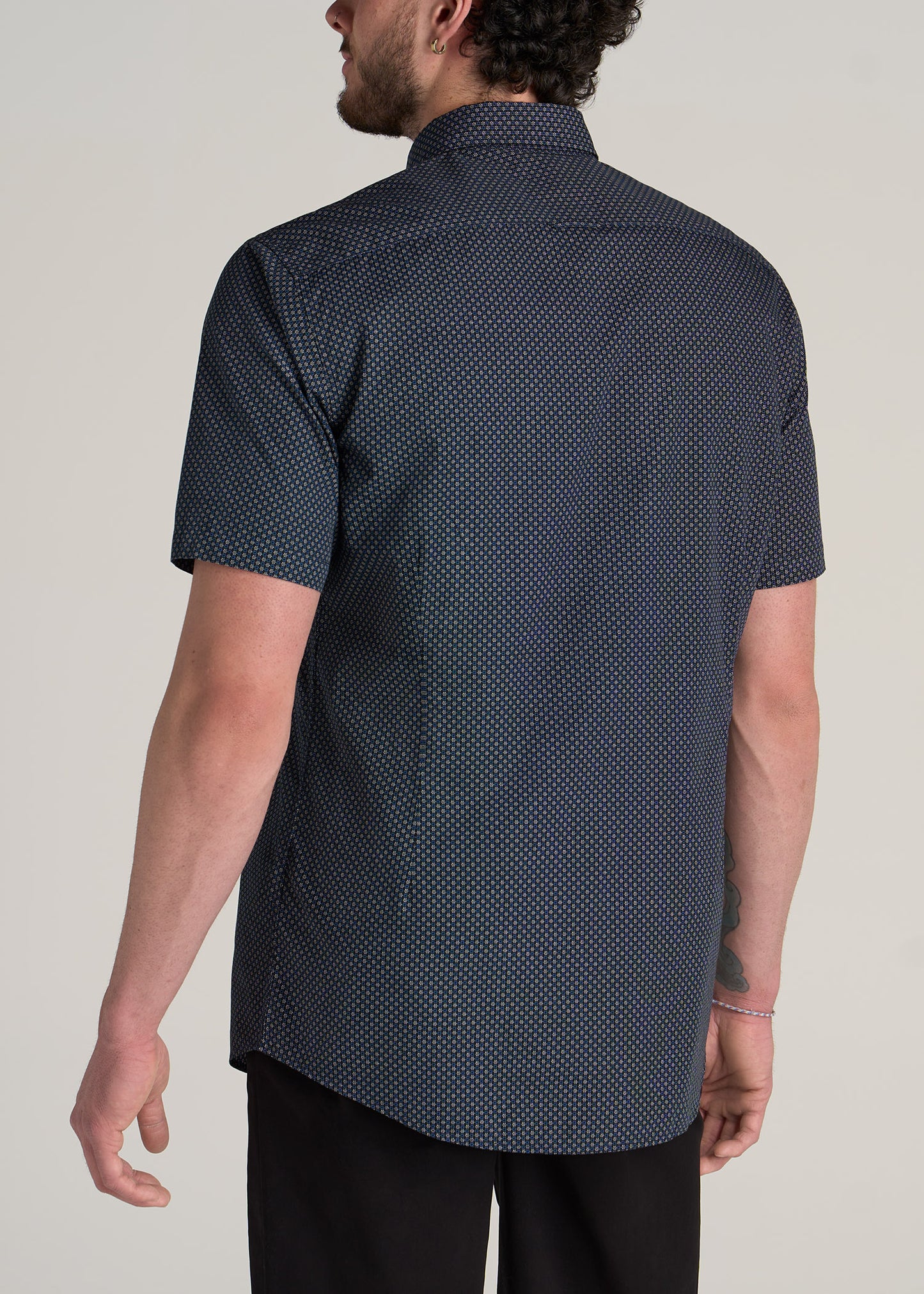    American-Tall-Men-Short-Sleeve-Button-Shirt-Black-Blue-Bloom-Print-back