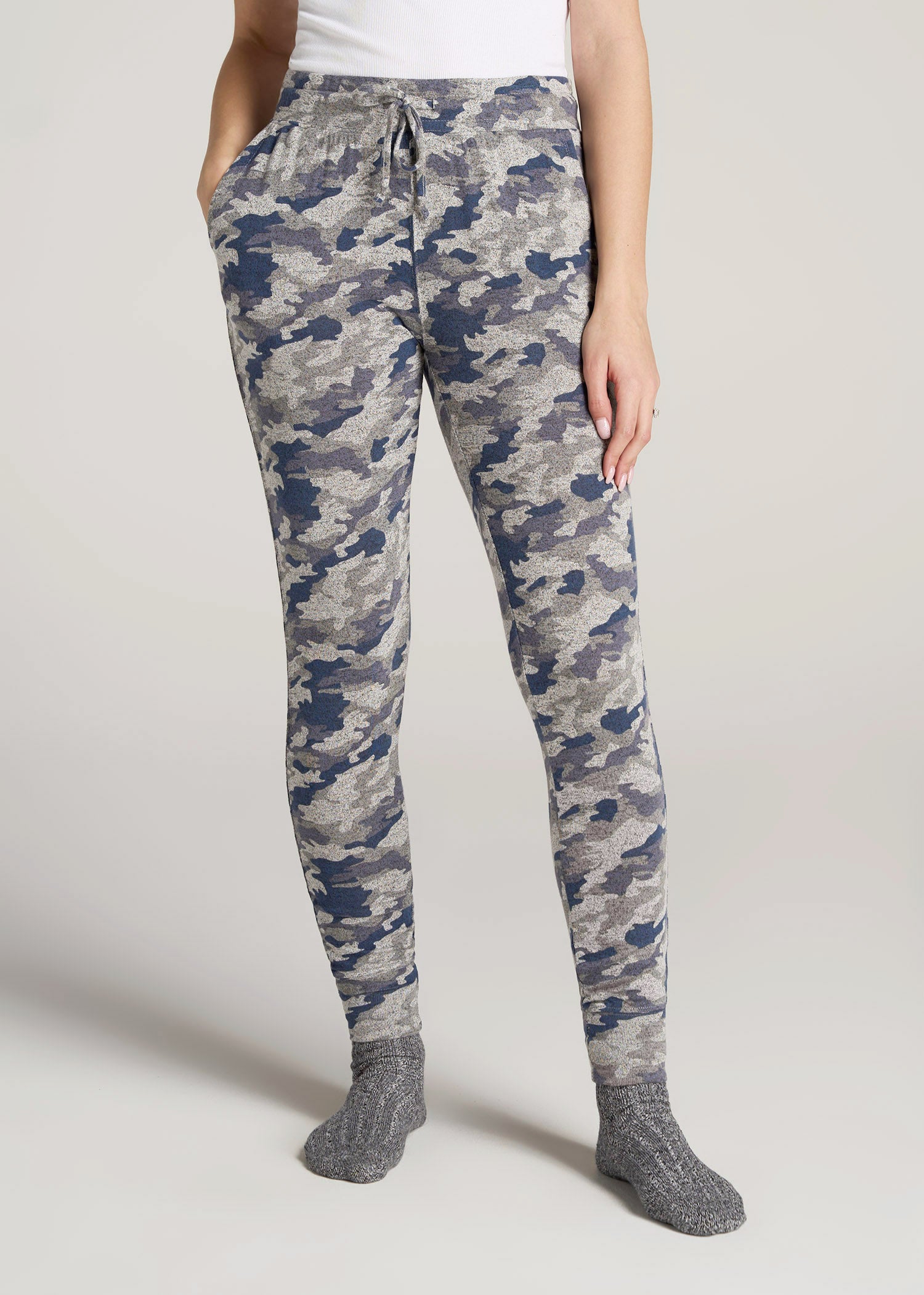       American-Tall-Women-Cozy-Lounge-Joggers-Camo-front