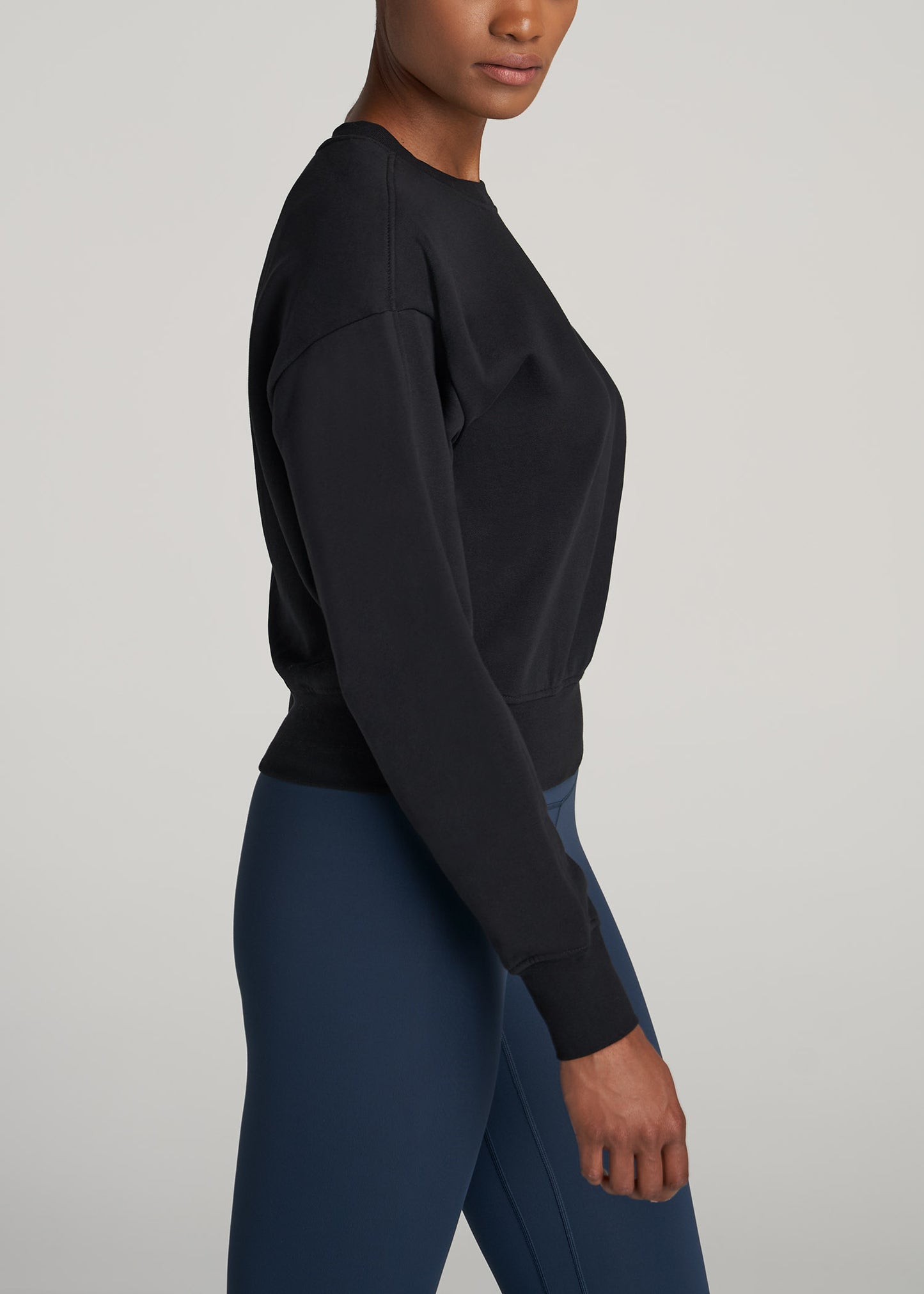    American-Tall-Women-WKND-Fleece-Cropped-Crew-Sweatshirt-Black-sidE